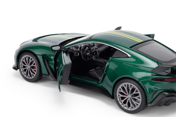Die Cast 1:24 scale Aston Martin Vantage V12 - Green